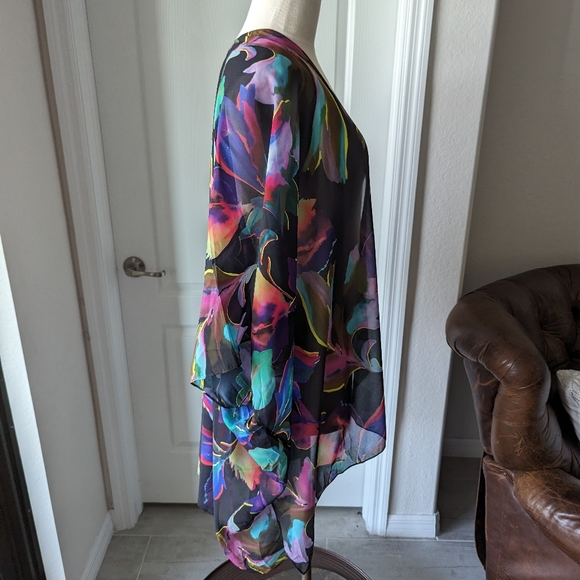 NWOT Soft Surroundings Black Colorful Floral Print Topper - Picture 4 of 5